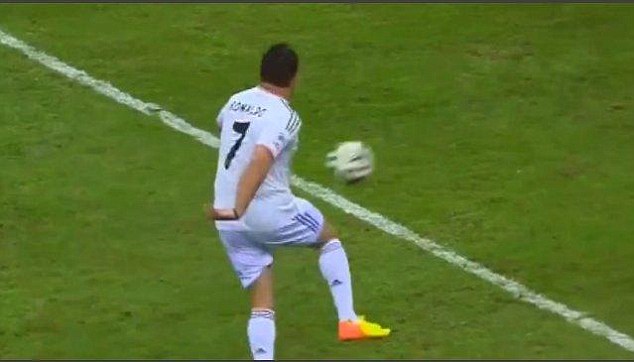 Video: Ronaldo Gadungan Kacaukan Laga Madrid Vs Fiorentina