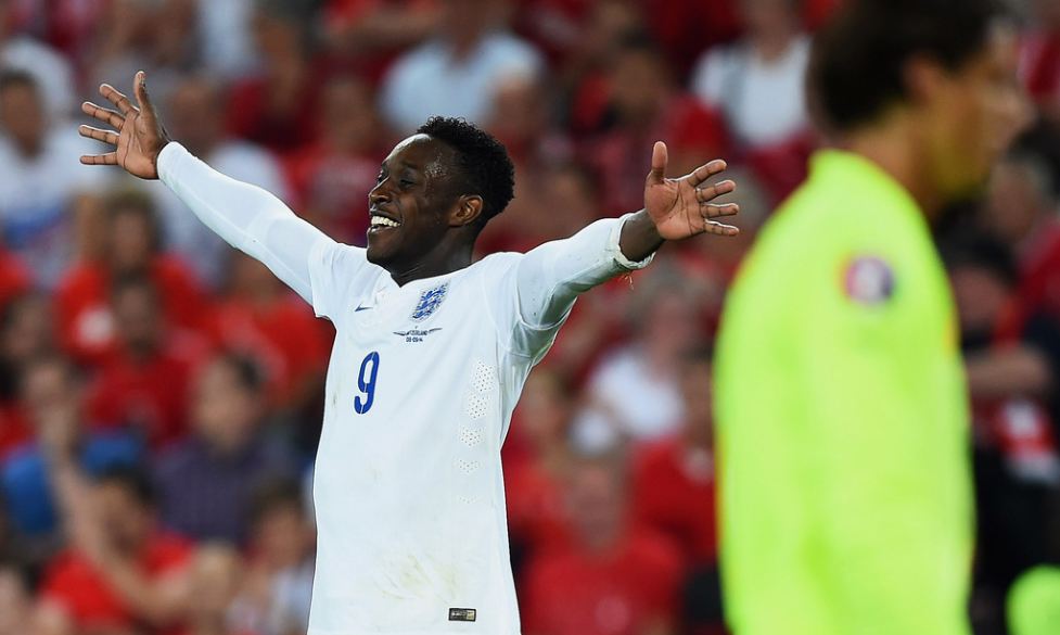 Neville Tak Menyangka MU Jual Welbeck