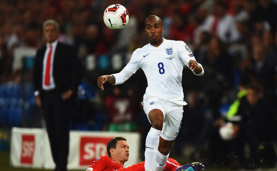 Rooney Terkesan dengan Performa Fabian Delph