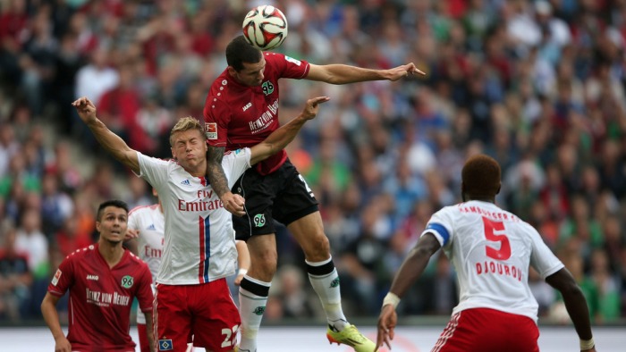 Hannover Hantam Hamburg, Augsburg Permalukan Frankfurt
