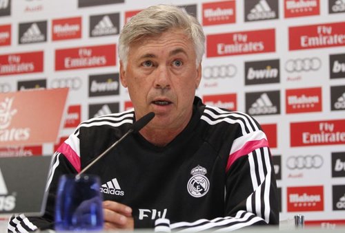 Ancelotti Ogah Pikirkan Barcelona