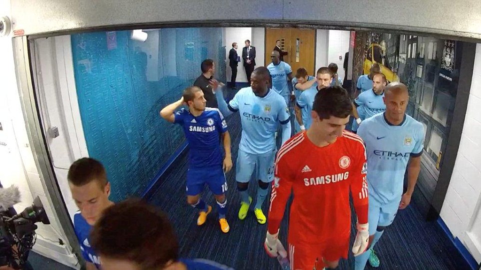 VIDEO: Yaya Toure Pukul Eden Hazard