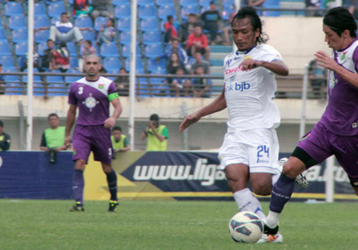 Persib Pecundangi Persita 2-1