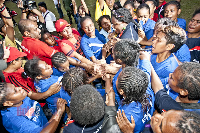 Papua 2 Juarai Turnamen Sepak Bola Perempuan<!--idunk--> Pertiwi Cup 2014