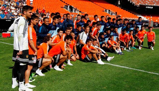 Timnas U-19 'Ubeg-ubeg' Mestalla