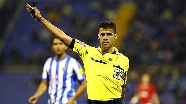 Wasit Berusia 30 Tahun Pimpin El Clasico Perdana Musim ini 