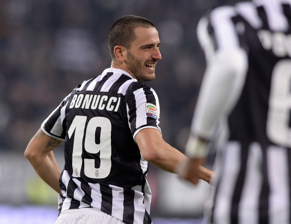 Ngoceh di Twitter, Bek Juventus Minta Maaf ke AS Roma