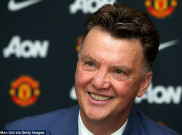 Louis van Gaal Akui Lini Belakang United Payah