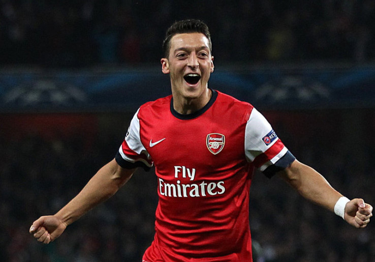 Betah di Arsenal, Oezil Enggan Dikaitkan ke Bayern Muenchen