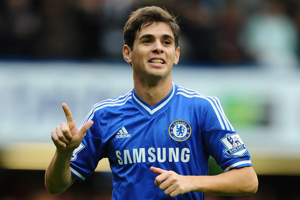 Pemain Chelsea Ini Dicium Dua Wanita Sekaligus